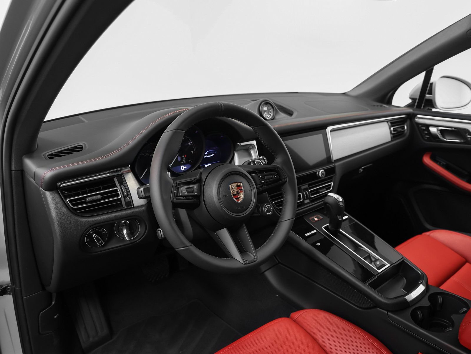 Certified 2026 Porsche Macan Turbo AWD/4WD image 4