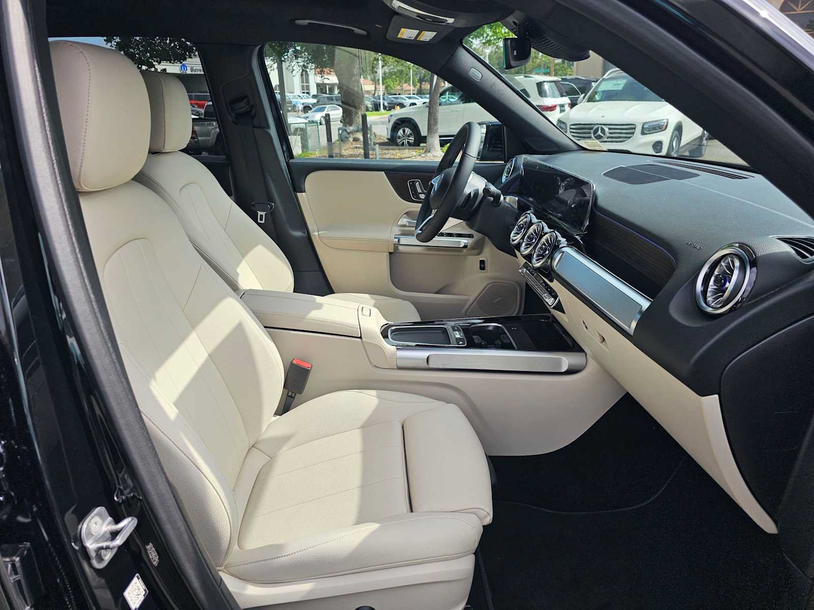 New 2026 Mercedes-Benz GLB 250 image 10