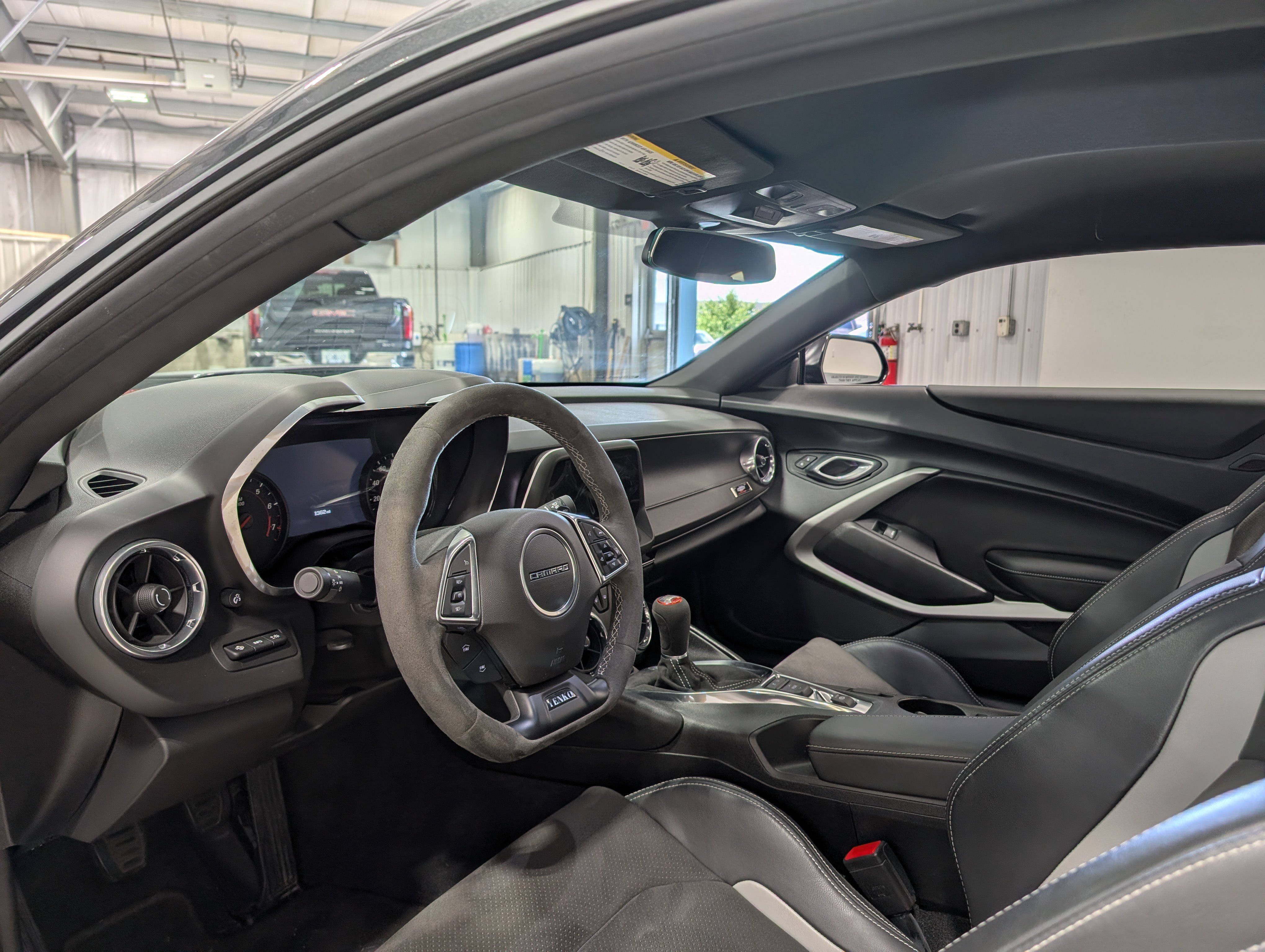 Used 2018 Chevrolet Camaro SS RWD image 13