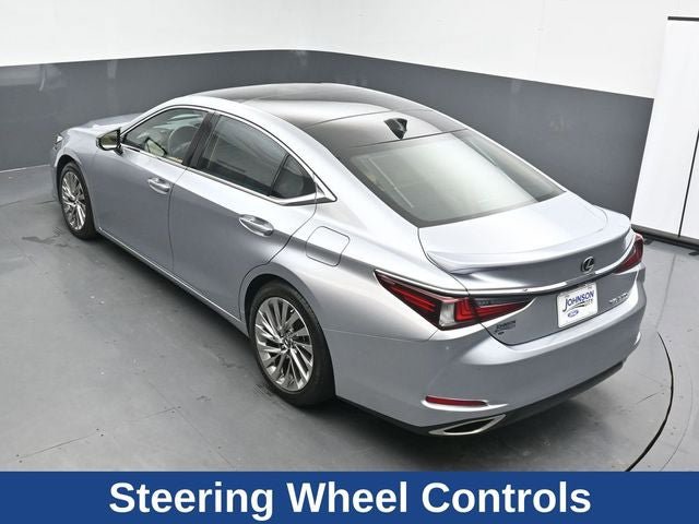 Used 2022 Lexus ES 350 Ultra Luxury w/ Accessory Package image 22