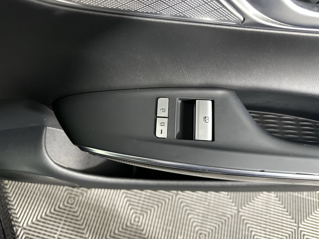 Used 2022 Genesis GV70 2.5T AWD/4WD image 13