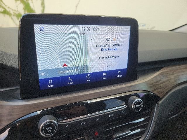 Used 2020 Ford Escape Titanium FWD image 18