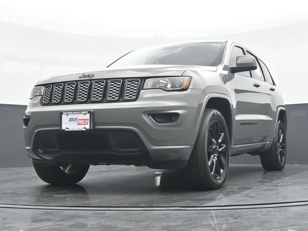 Used 2022 Jeep Grand Cherokee Laredo X image 25