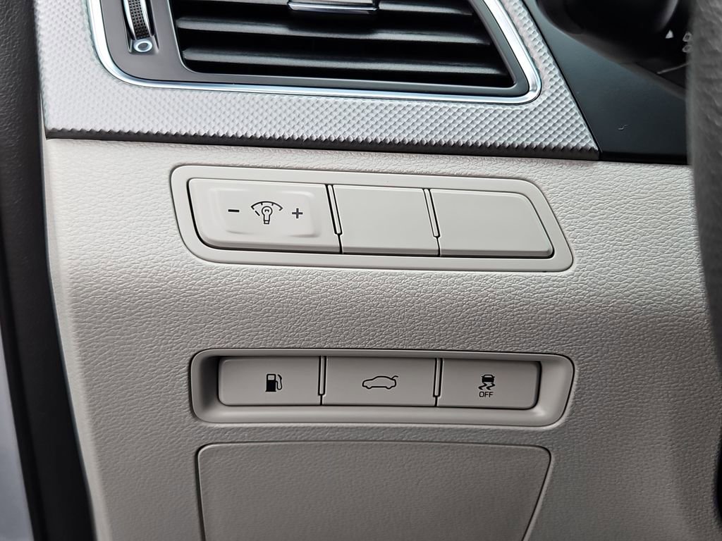 Used 2016 Hyundai Sonata SE image 14