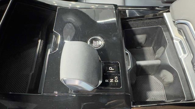 Used 2024 Land Rover Range Rover Sport Dynamic SE image 25