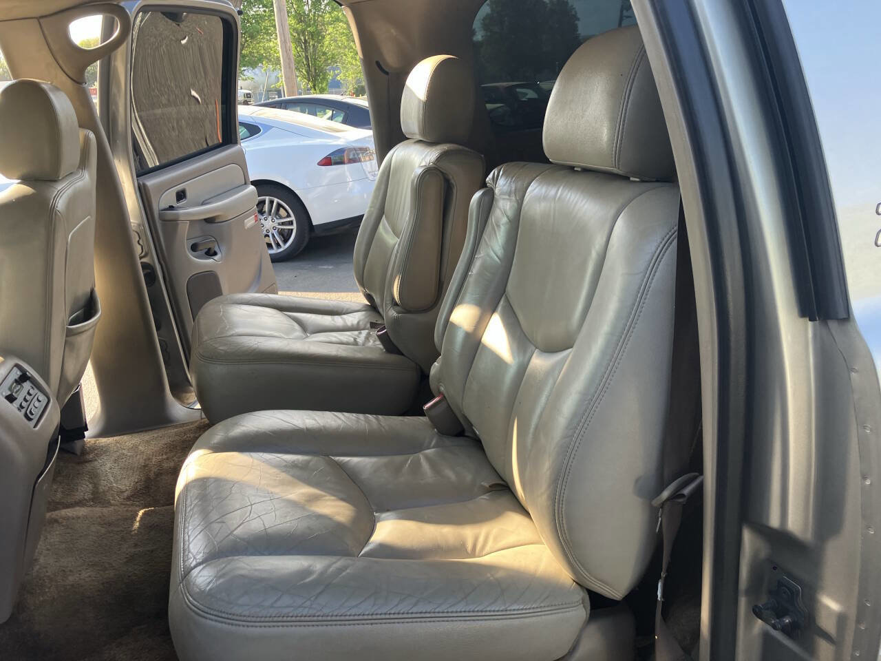 Used 2003 Chevrolet Suburban Z71 image 29