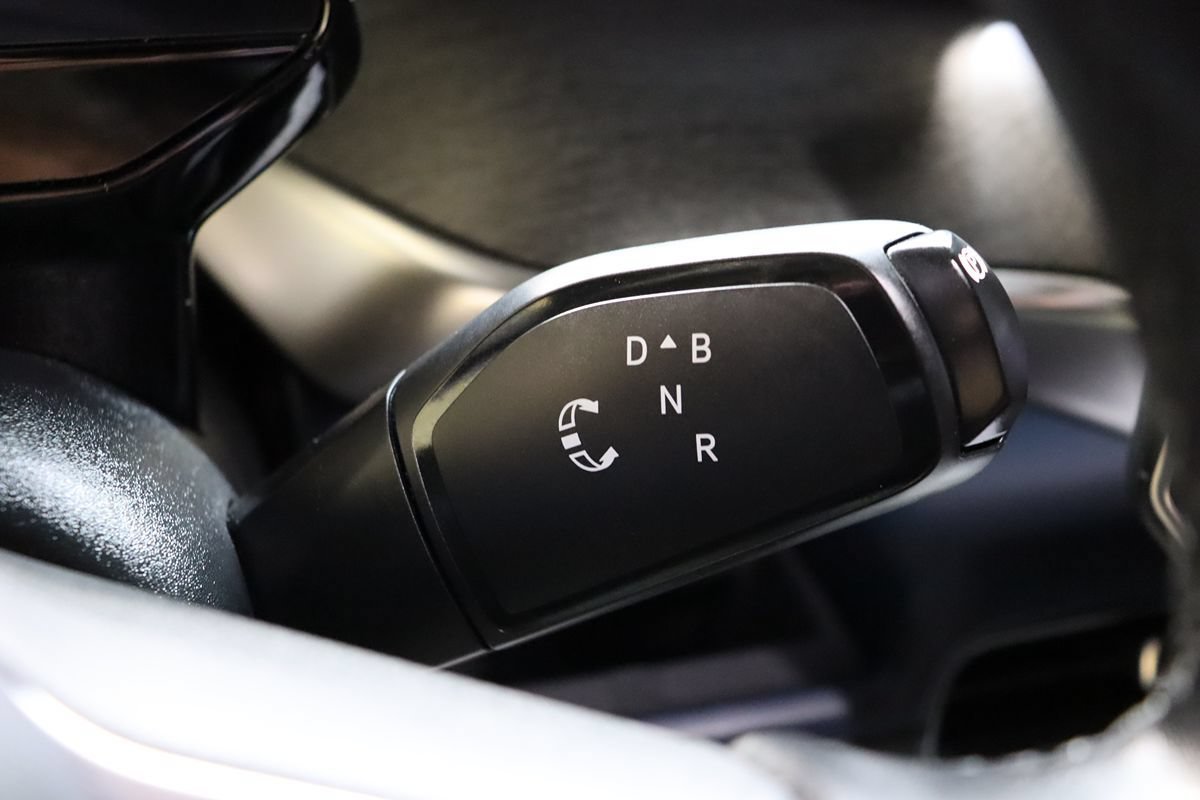 Used 2025 Volkswagen ID. Buzz Pro S RWD image 44