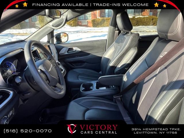 Used 2024 Chrysler Pacifica Select image 15