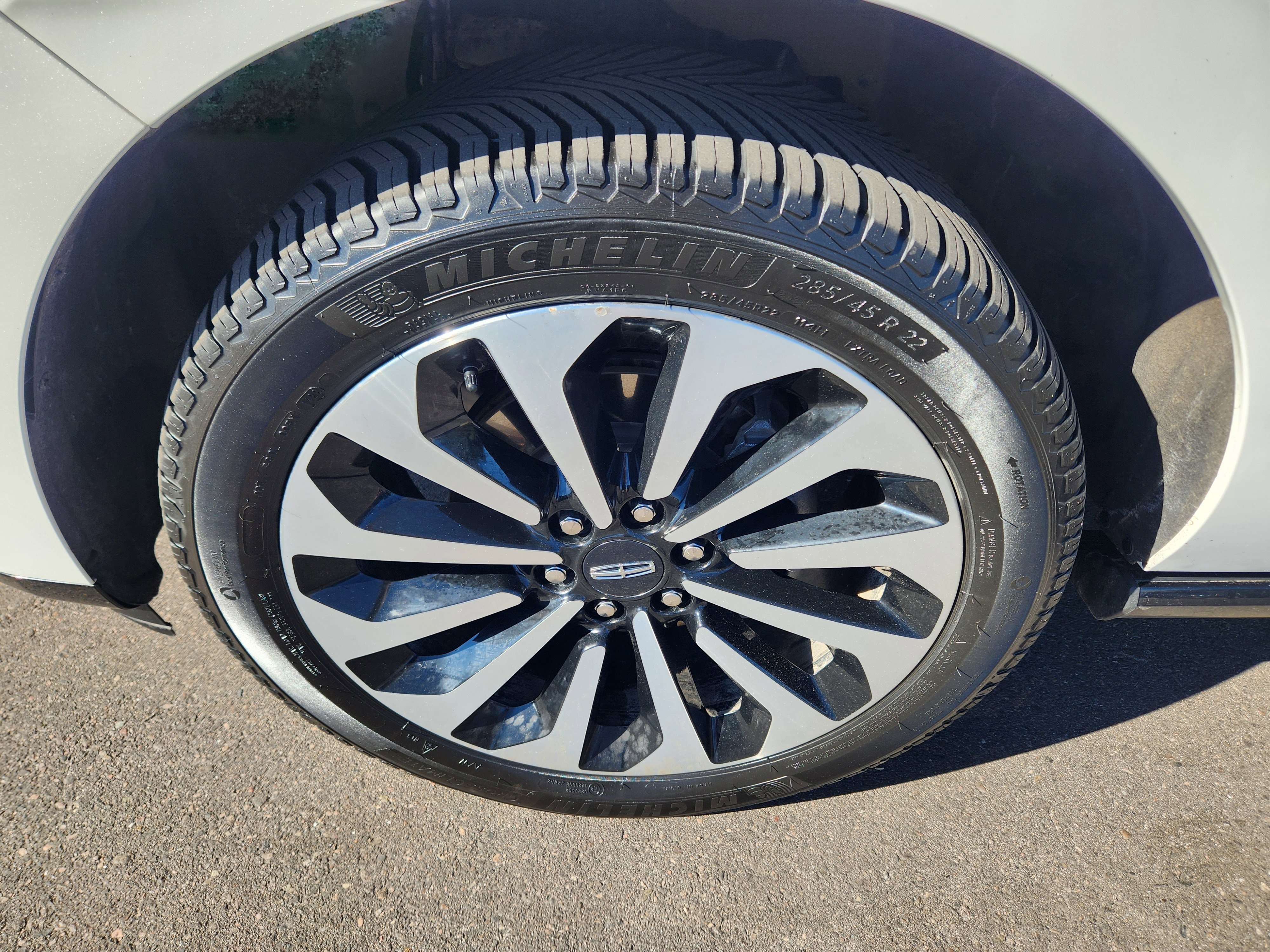 Used 2023 Lincoln Navigator L Reserve image 16