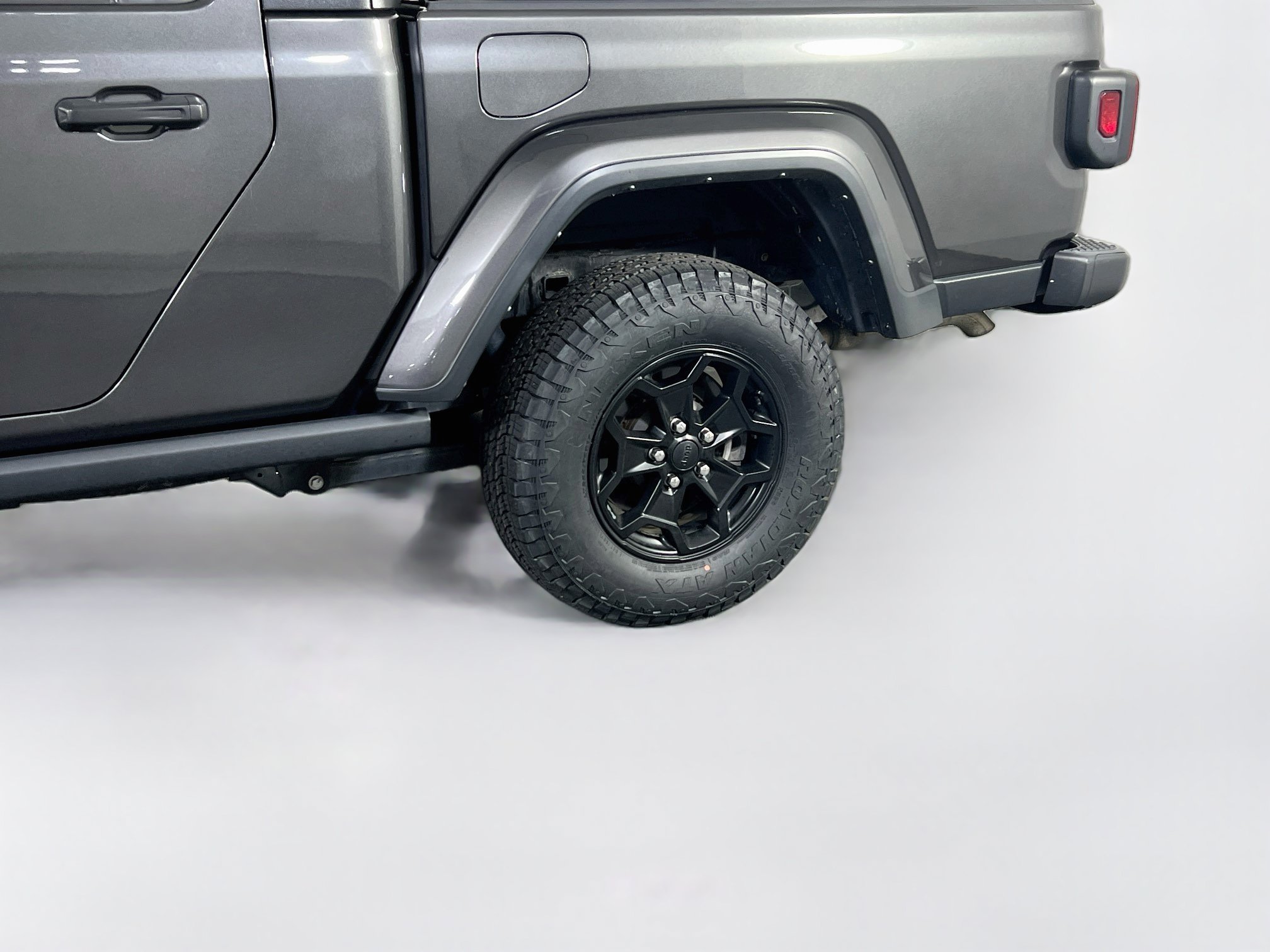 Used 2023 Jeep Gladiator Sport AWD/4WD image 29