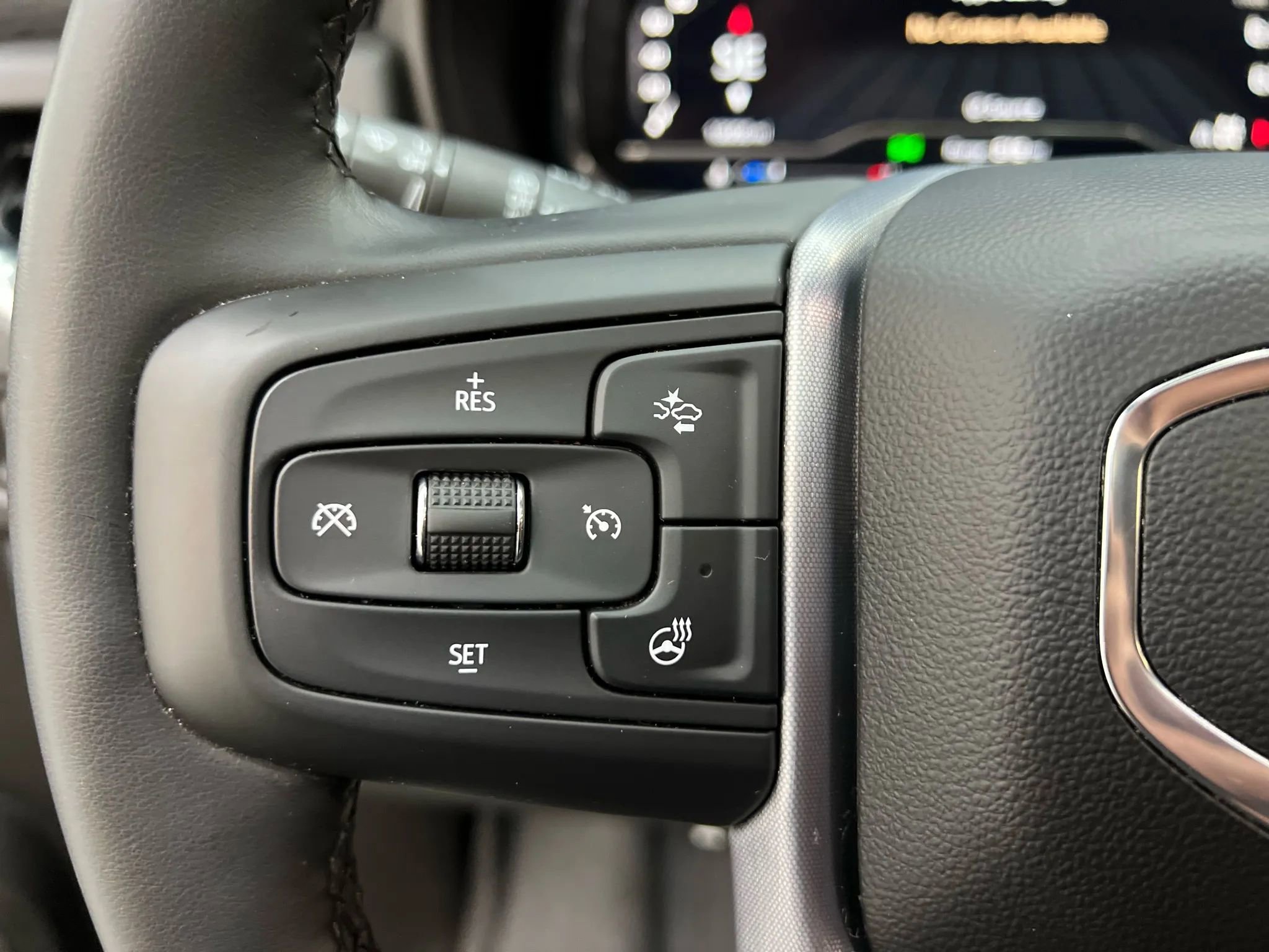 Used 2023 GMC Yukon SLT w/ SLT Premium Package image 29