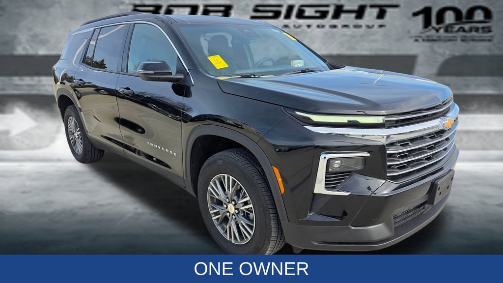 Used 2025 Chevrolet Traverse LT image 8