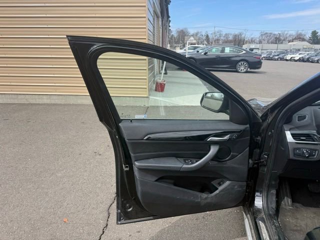 Used 2017 BMW X1 xDrive28i image 12