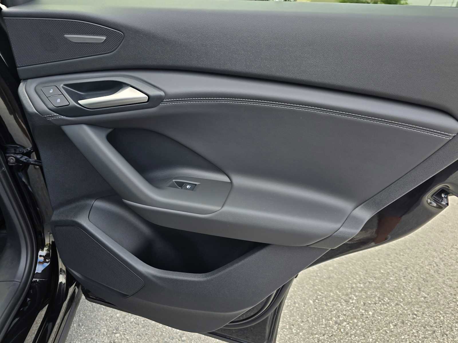 New 2025 Audi Q6 e-tron Premium Plus image 14