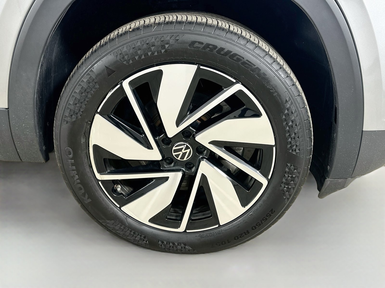 Used 2025 Volkswagen Atlas SE AWD/4WD image 10