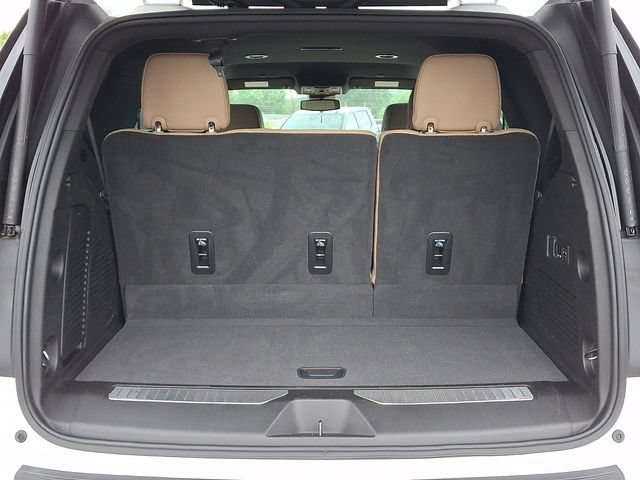 Used 2024 Chevrolet Tahoe Premier AWD/4WD image 30