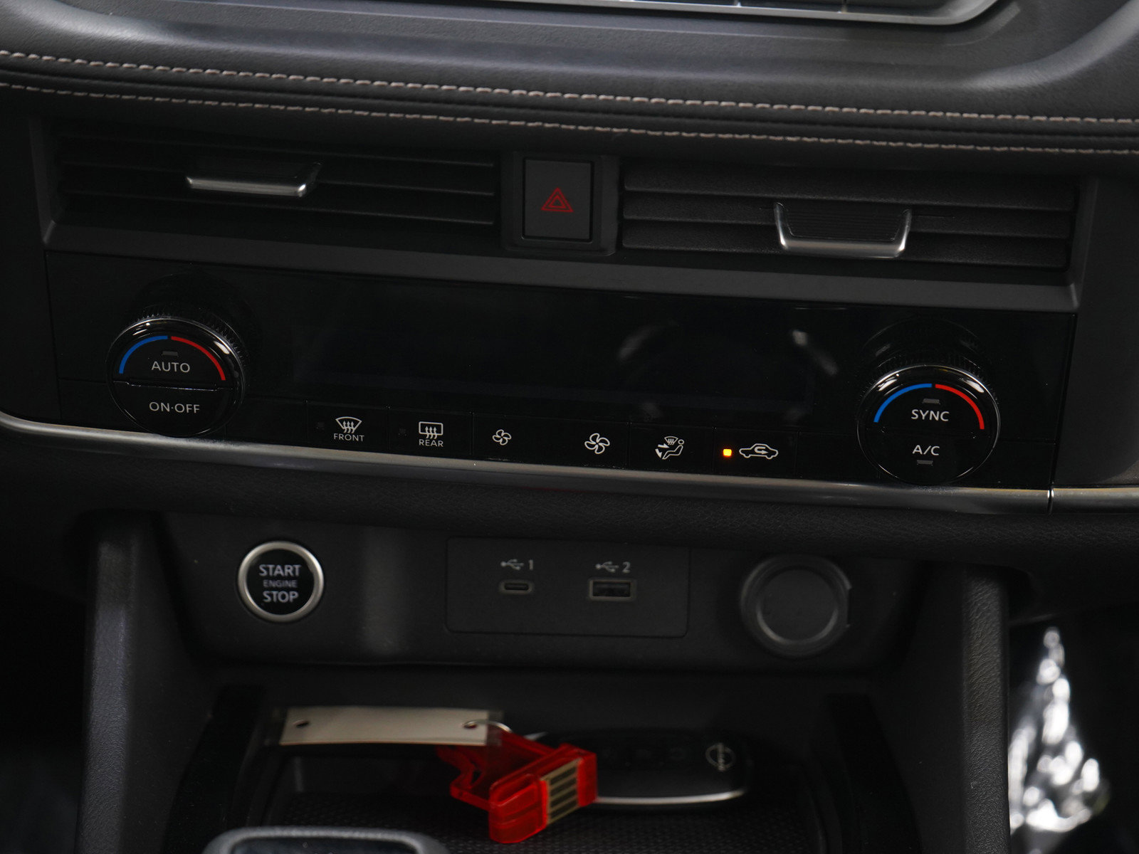 Used 2023 Nissan Rogue SV image 16