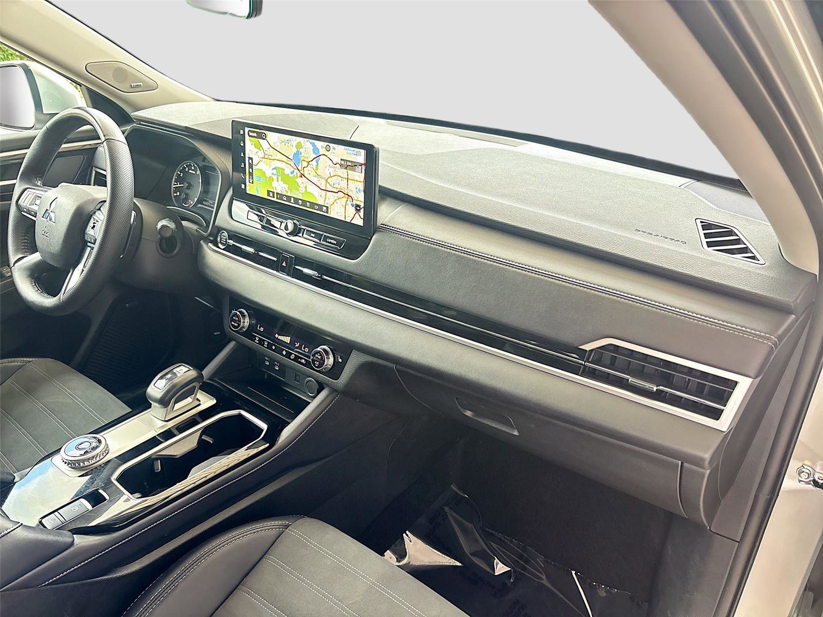 Used 2025 Mitsubishi Outlander SE FWD image 29