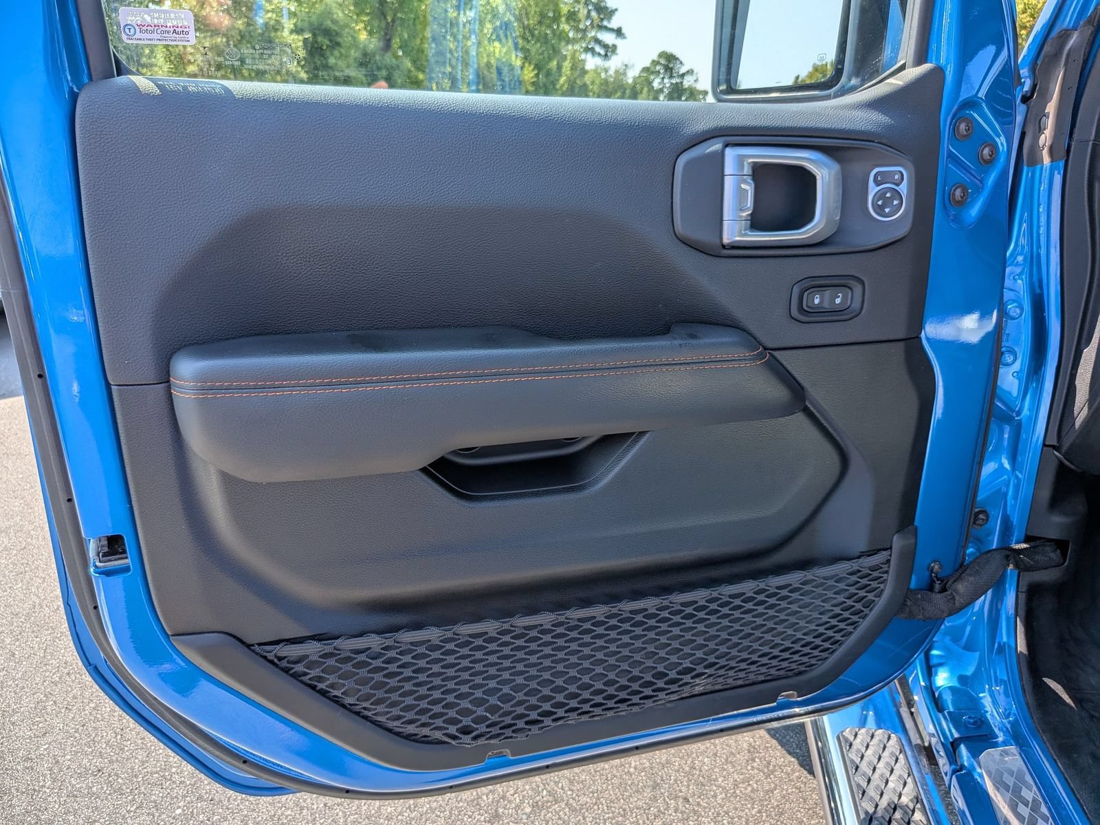 Used 2020 Jeep Gladiator Mojave w/ Dual Top Group AWD/4WD image 12