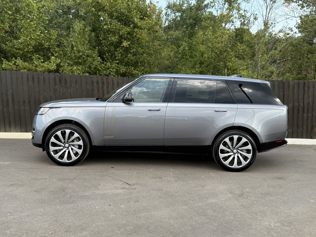 New 2025 Land Rover Range Rover Long Wheelbase SE video 2