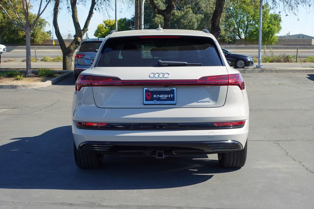 Used 2022 Audi e-tron Premium Plus w/ Premium Plus Package image 6
