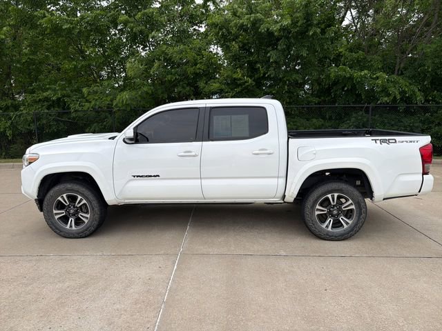 Used 2017 Toyota Tacoma TRD Sport w/ Tow Package image 2