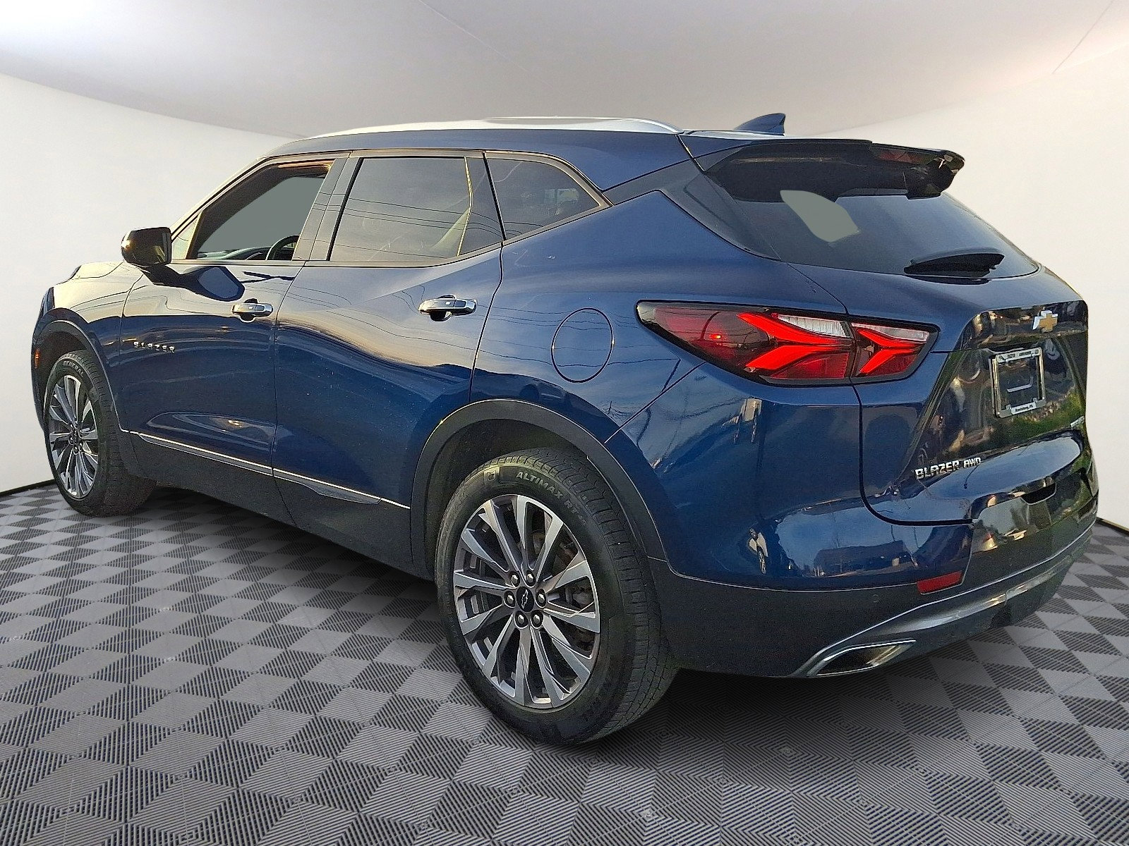 Used 2022 Chevrolet Blazer Premier image 2