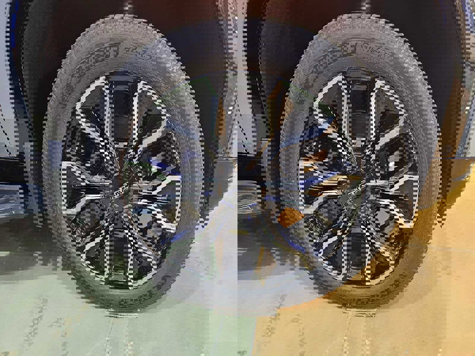 New 2024 GMC Sierra EV Denali image 6