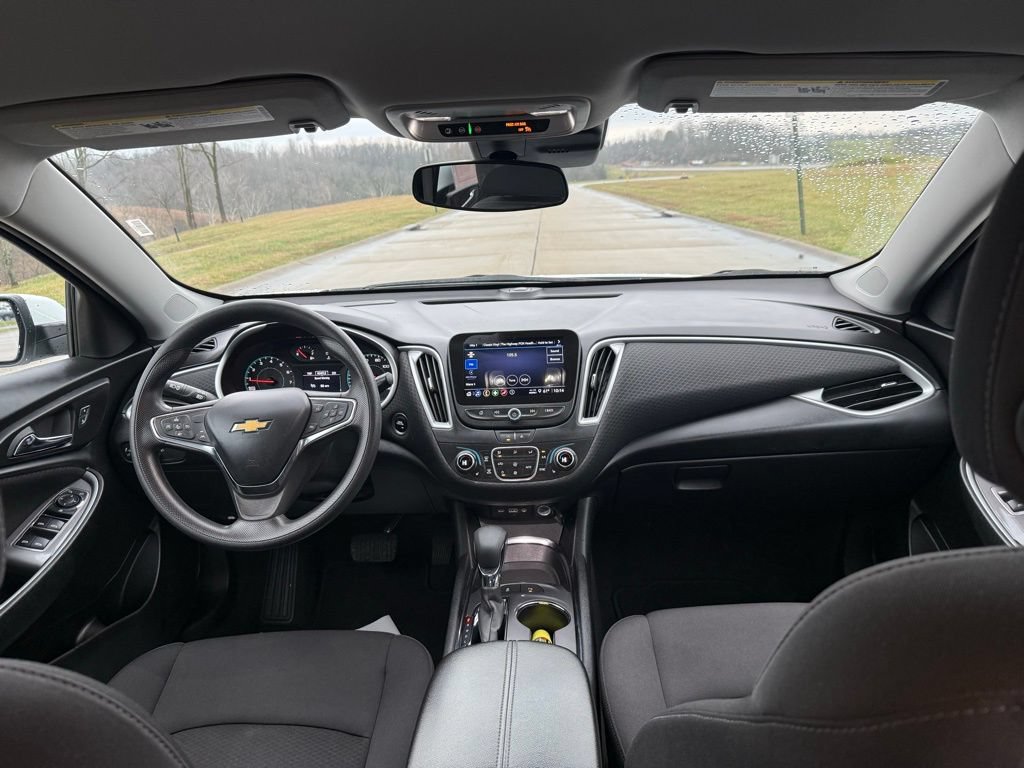 Used 2024 Chevrolet Malibu LT FWD image 18
