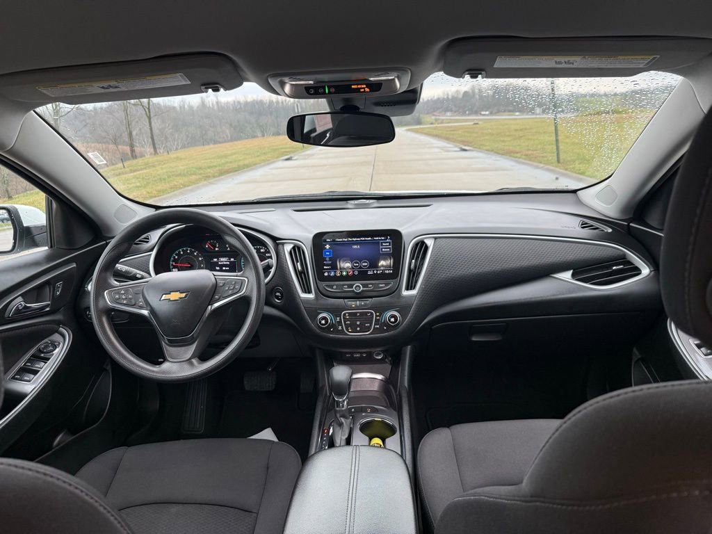 Used 2024 Chevrolet Malibu LT FWD image 18