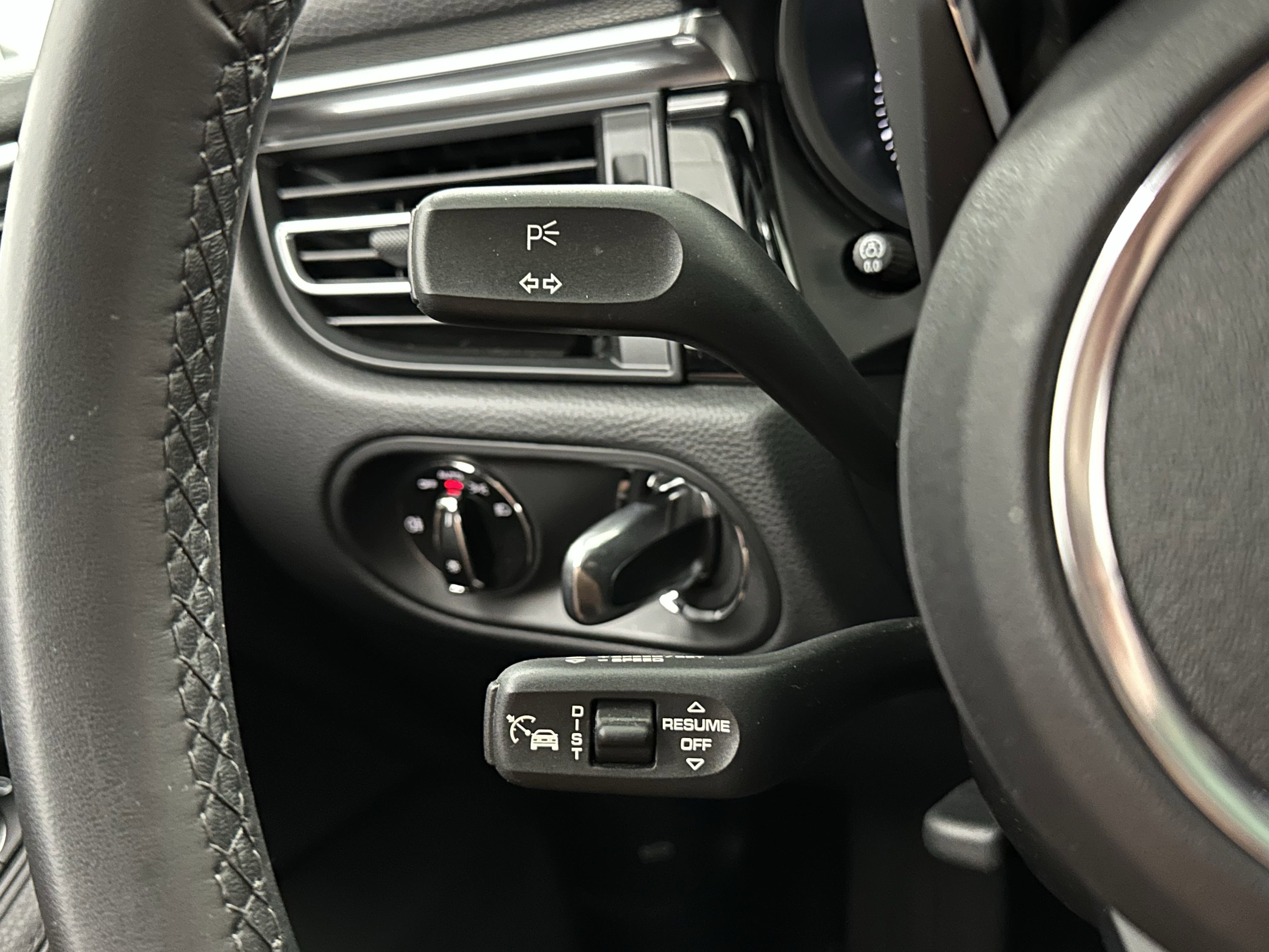 Certified 2025 Porsche Macan image 45