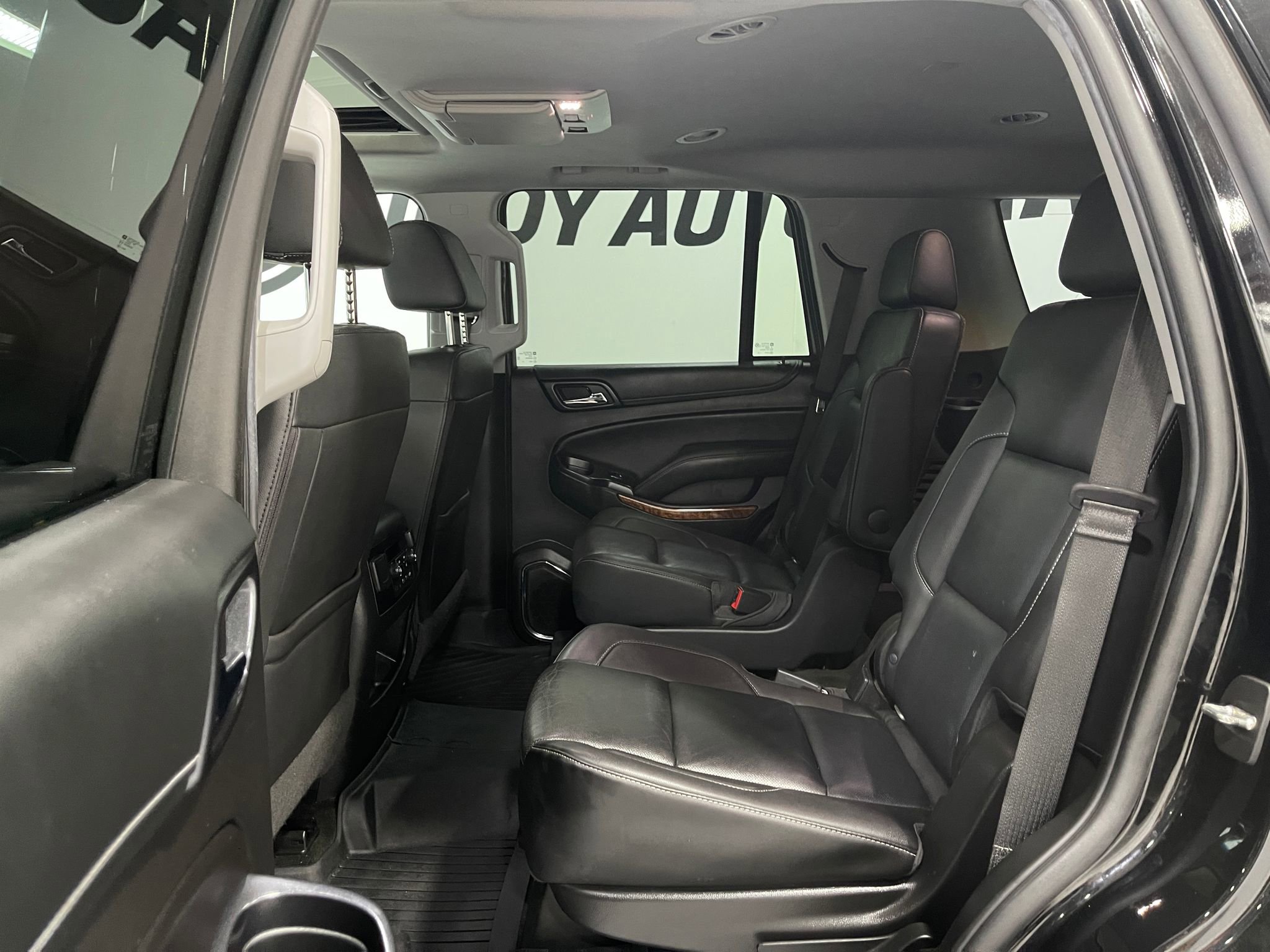 Used 2018 Chevrolet Tahoe Premier AWD/4WD image 18