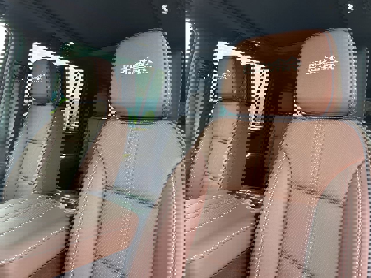 New 2025 Chevrolet Suburban High Country image 23