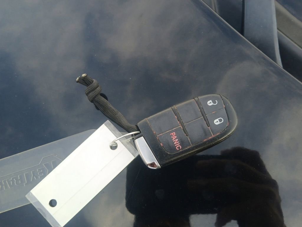 Used 2017 Dodge Journey SXT w/ Comfort/Convenience Group image 6