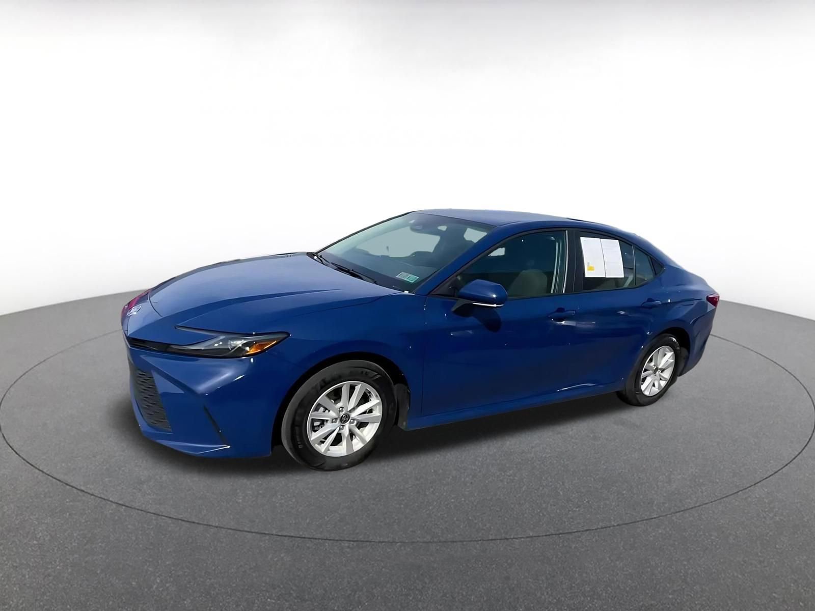 Used 2025 Toyota Camry LE image 6