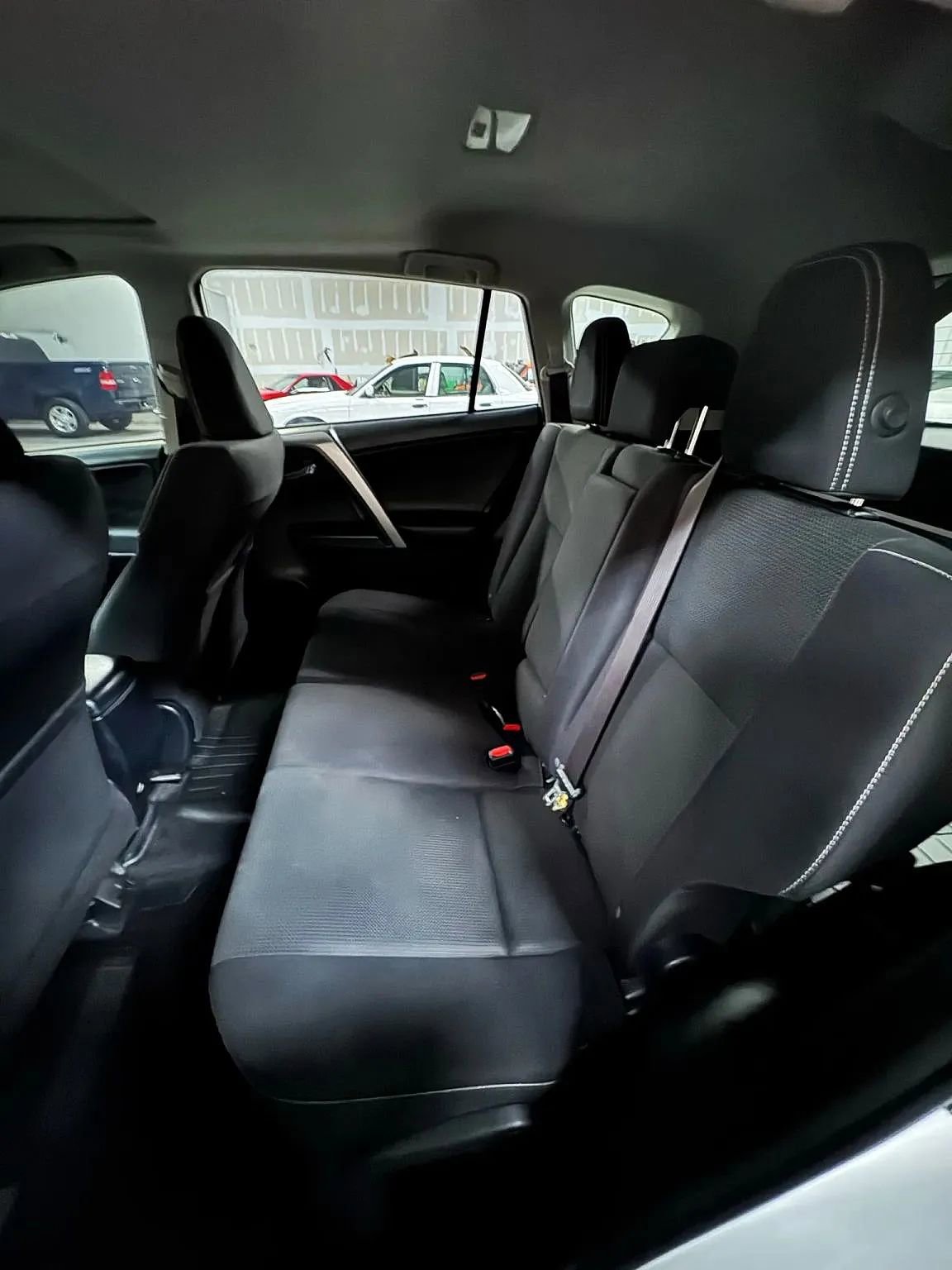Used 2017 Toyota RAV4 XLE image 21