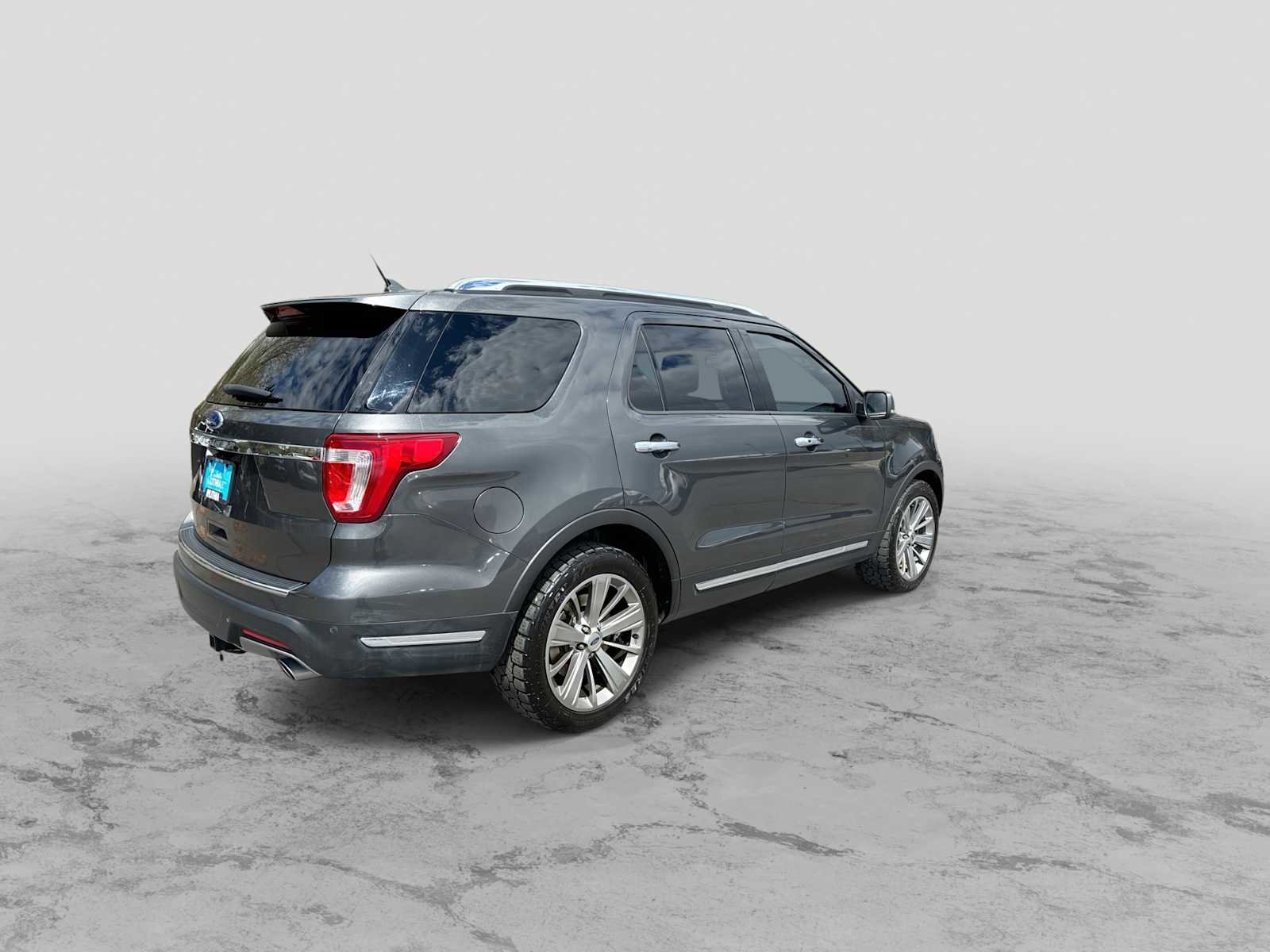 Used 2018 Ford Explorer Limited w/ Ford Safe & Smart Package FWD image 8