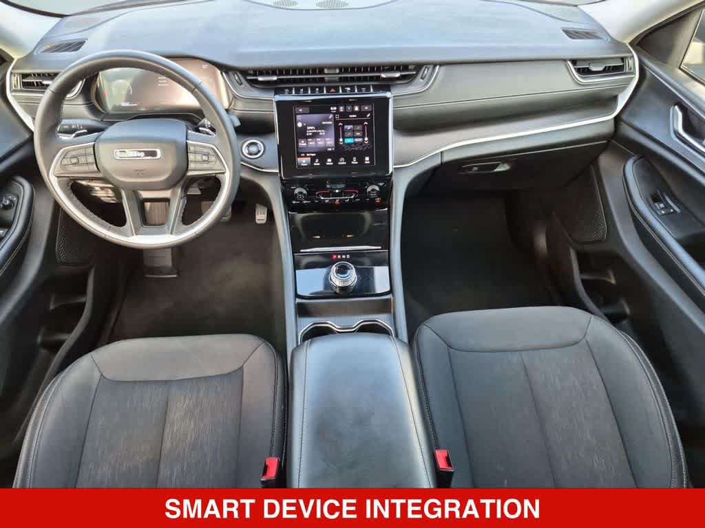 Used 2024 Jeep Grand Cherokee Laredo RWD image 14