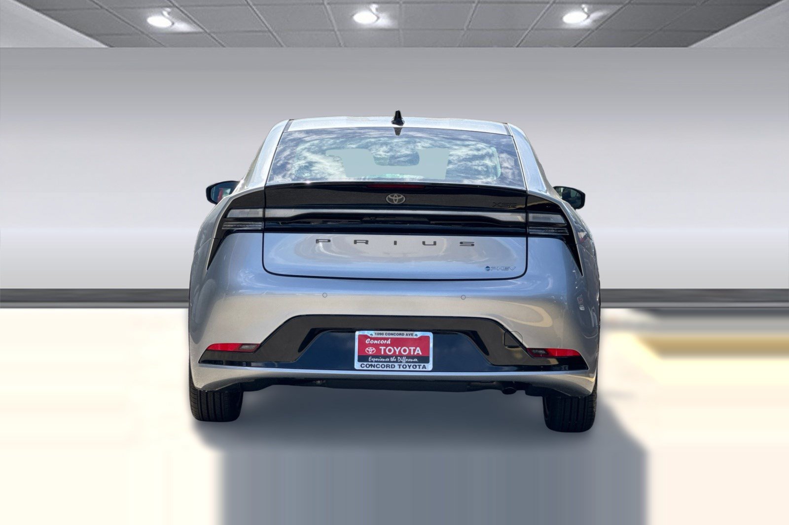 New 2027 Toyota Prius Plug-In Hybrid FWD image 10