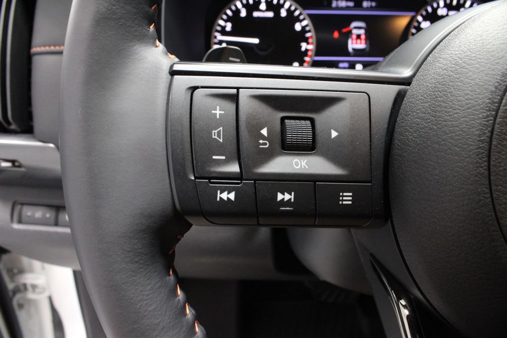 Used 2025 Nissan Pathfinder Rock Creek AWD/4WD image 28