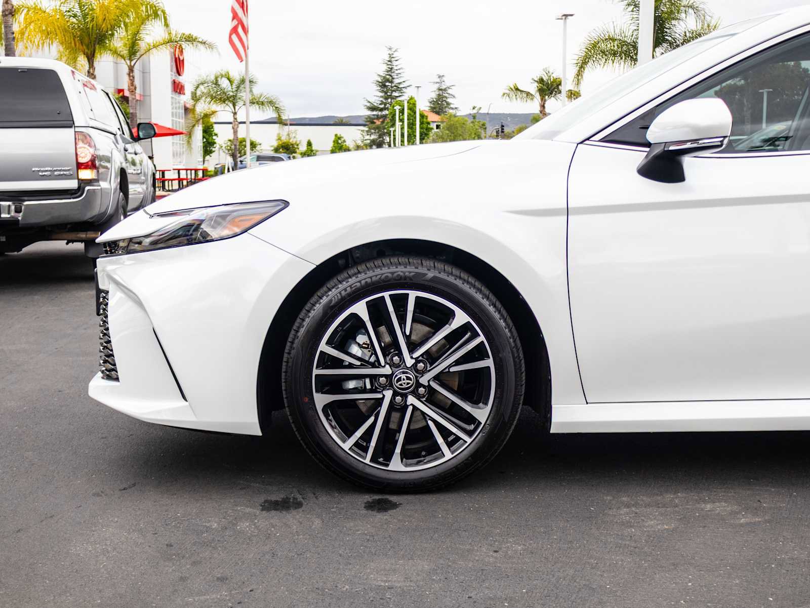 Used 2026 Toyota Camry XLE FWD image 5