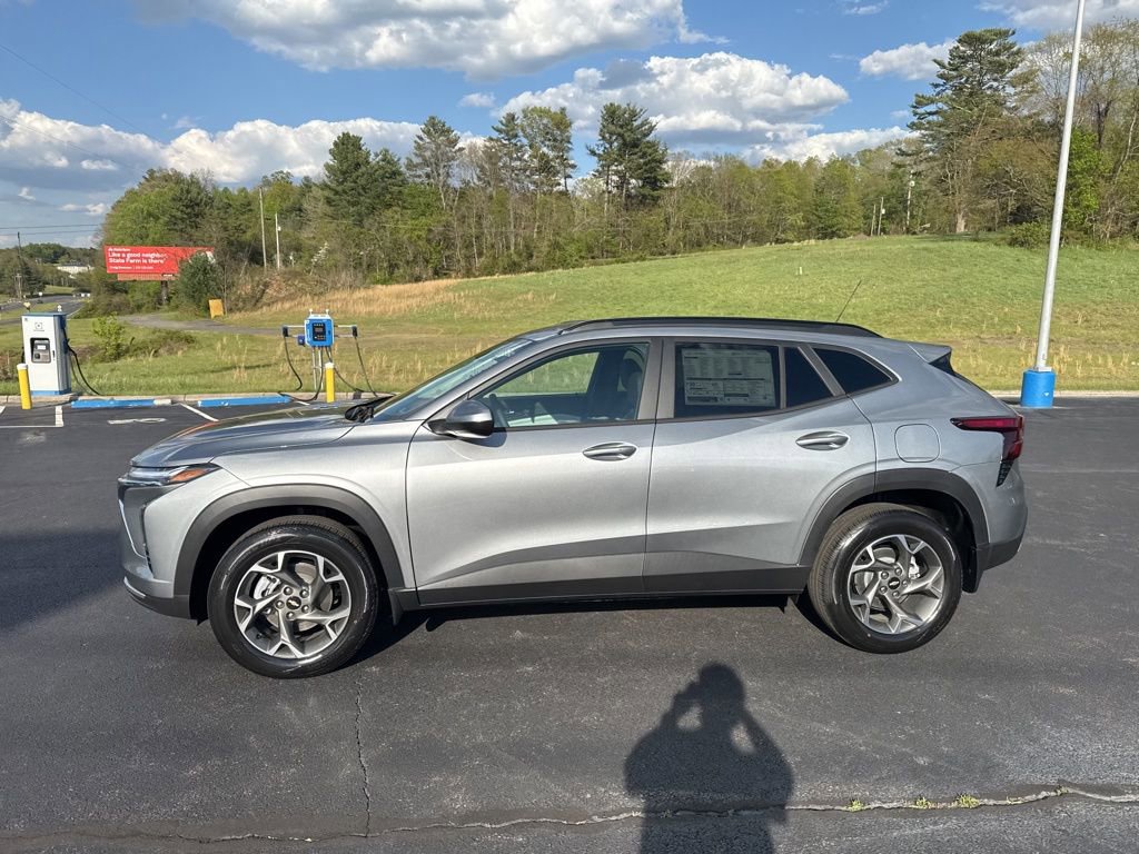New 2026 Chevrolet Trax LT FWD image 4