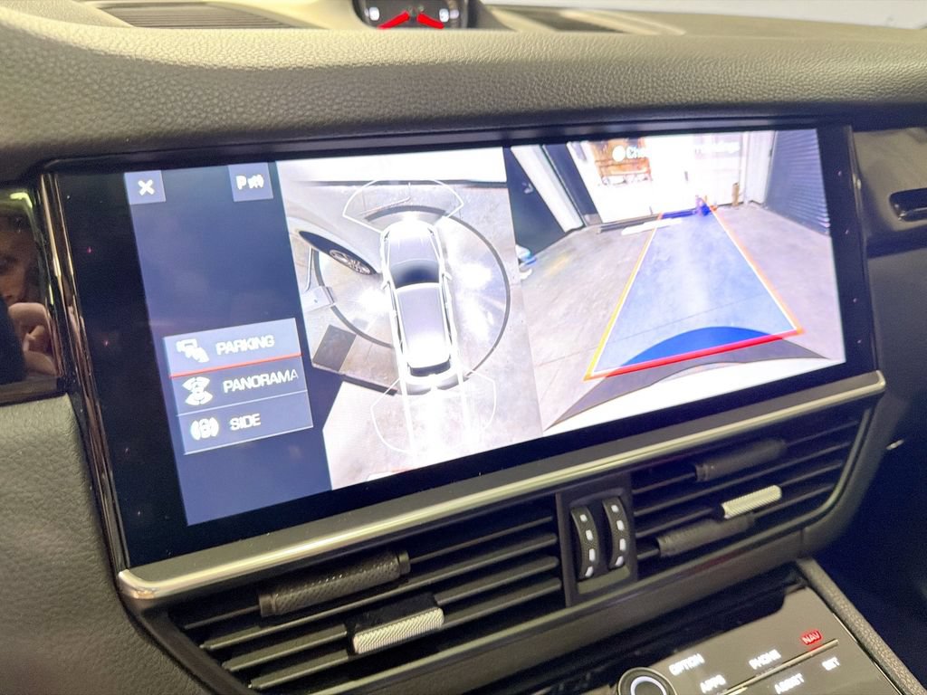 Certified 2020 Porsche Cayenne AWD/4WD image 15