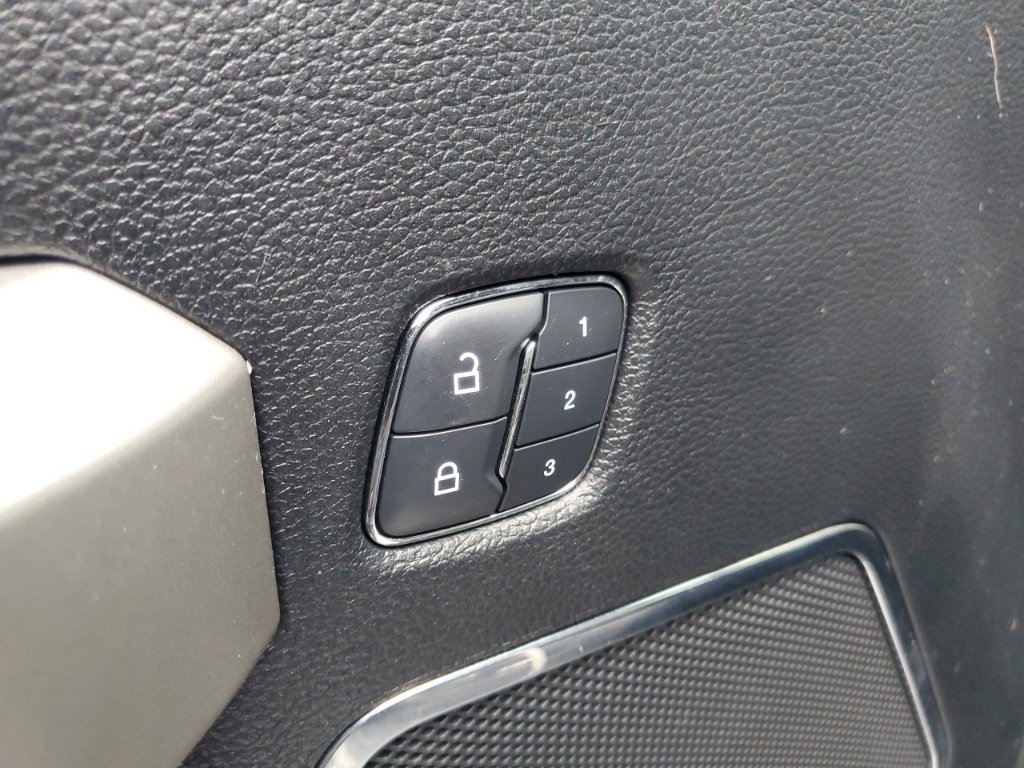 Used 2018 Ford F250 Lariat w/ Lariat Ultimate Package image 10