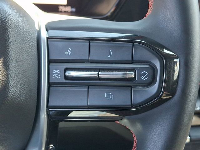 Used 2024 Chevrolet Colorado Z71 w/ Z71 Convenience Package 2 image 23