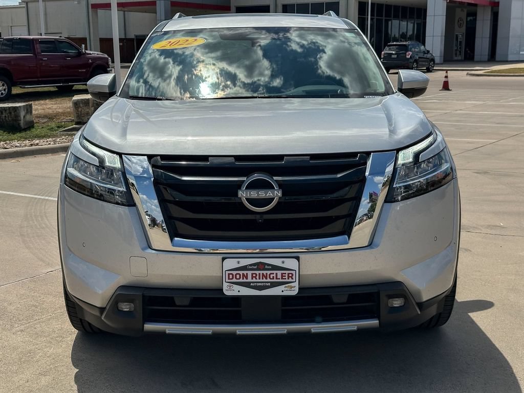 Used 2022 Nissan Pathfinder Platinum w/ Cargo Package FWD image 8