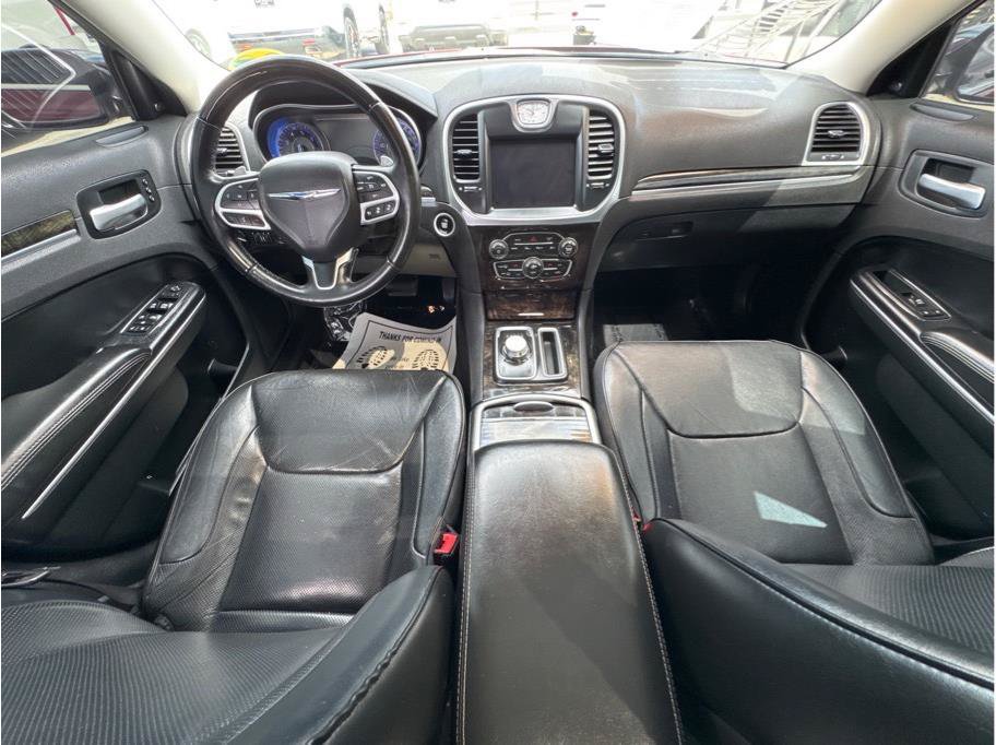 Used 2017 Chrysler 300 C w/ Safetytec Plus Group RWD image 40