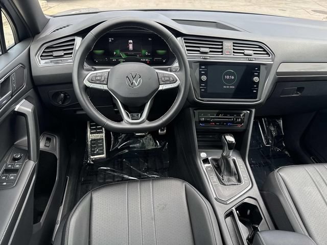 Certified 2023 Volkswagen Tiguan SE R-Line FWD image 8