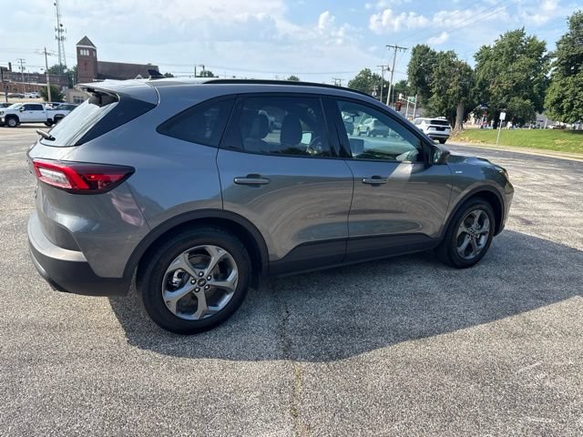 Used 2025 Ford Escape ST-Line FWD image 9