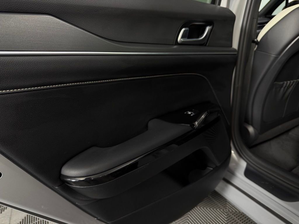 Used 2025 Kia K5 GT-Line image 28